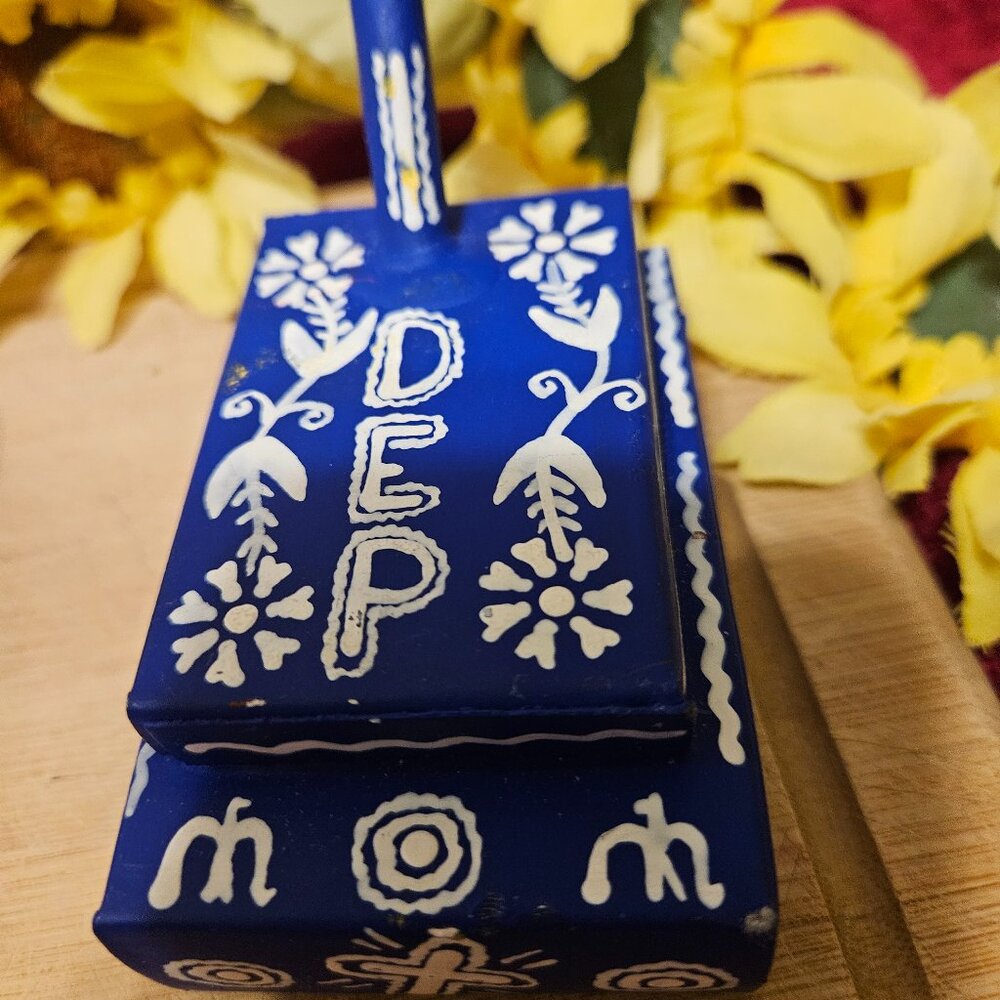 VINTAGE OAXACAN GRAVESITES MADE OUT OF CIGARETTE BOXES HAND PAINTED X3 - Picture 5 of 7